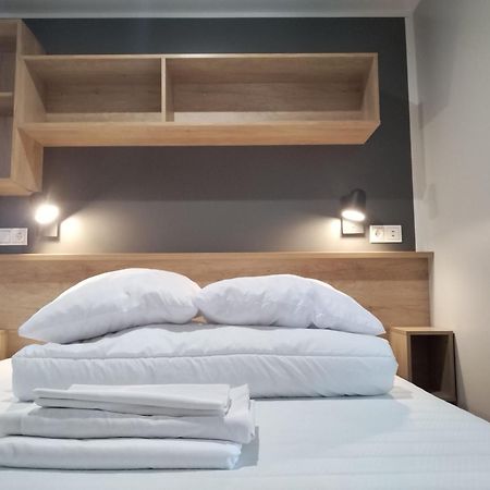 Camping Les Lodges Du Lagon カルヴィッソン エクステリア 写真