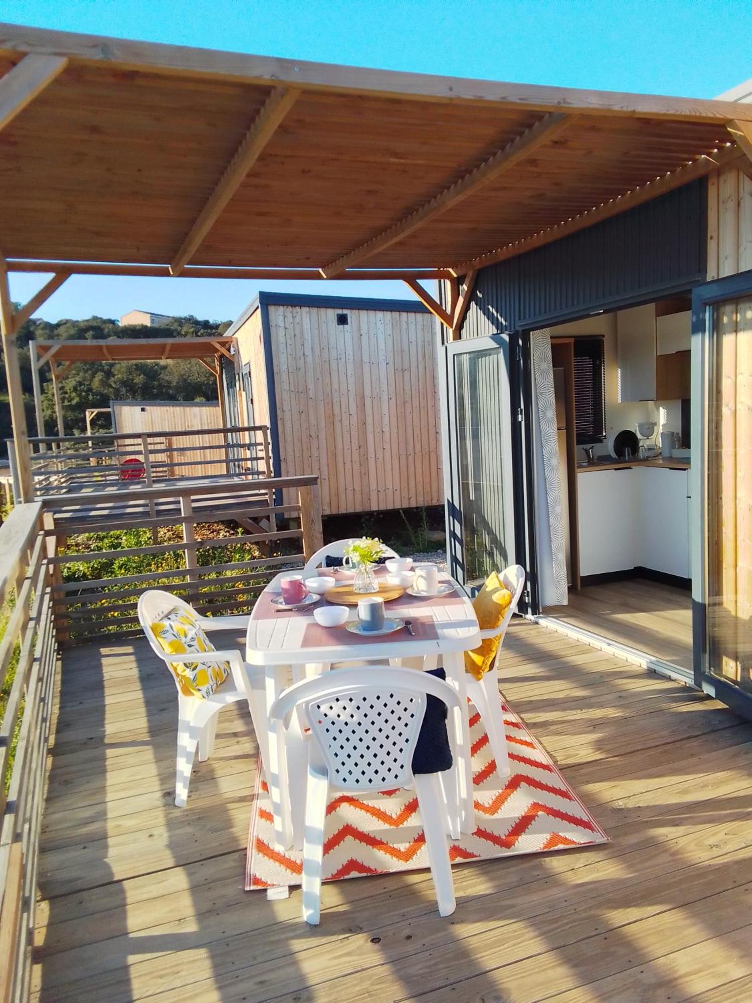Camping Les Lodges Du Lagon カルヴィッソン エクステリア 写真