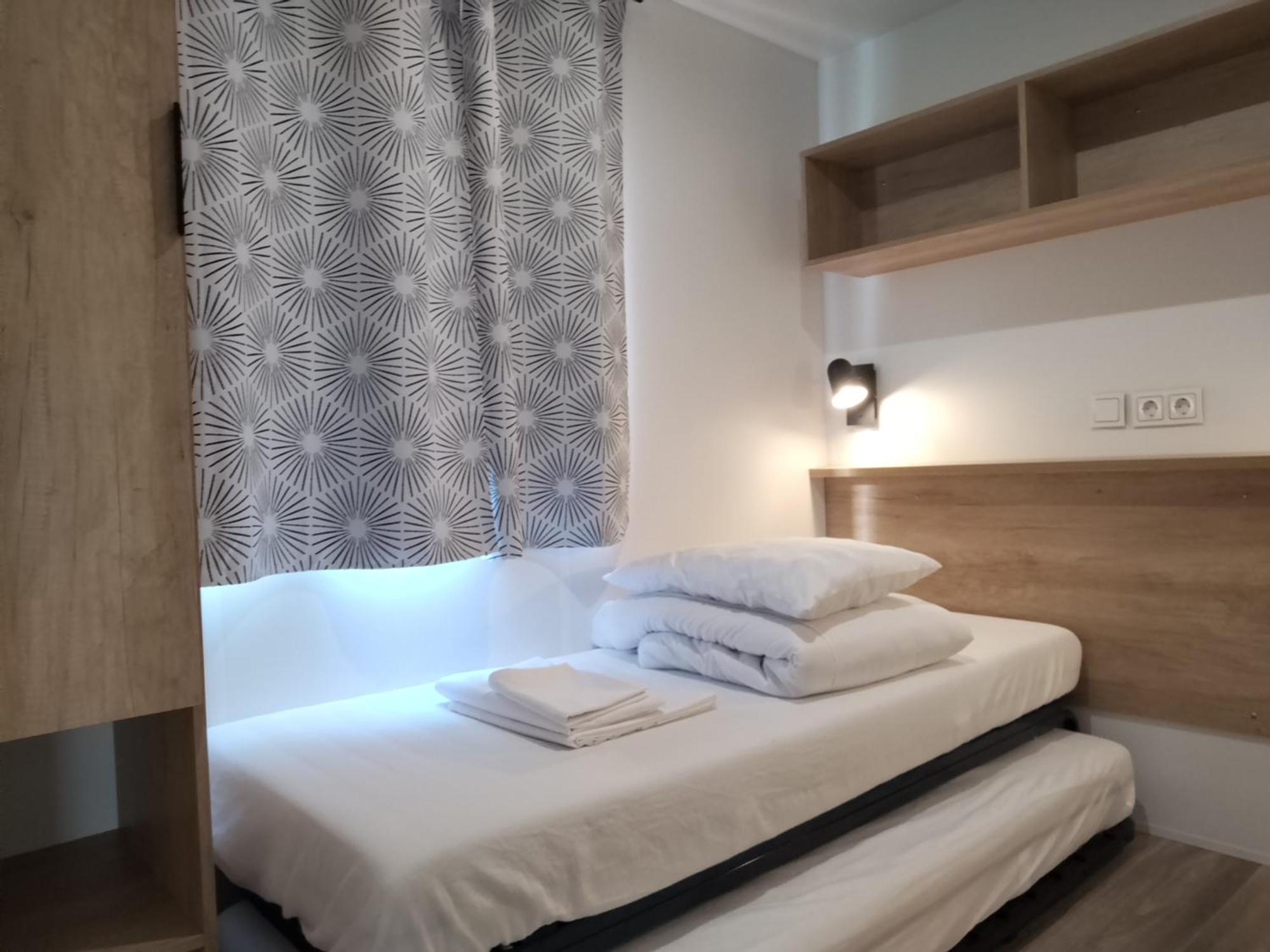 Camping Les Lodges Du Lagon カルヴィッソン エクステリア 写真