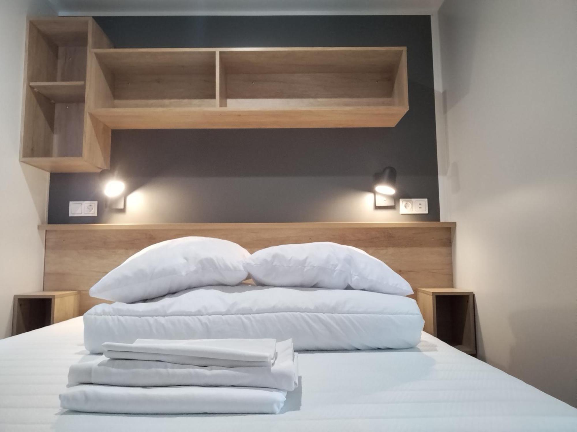 Camping Les Lodges Du Lagon カルヴィッソン エクステリア 写真